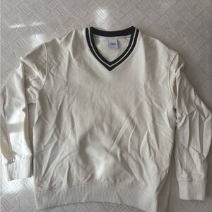 Zara Men's V-Neck Sweater in White and Black